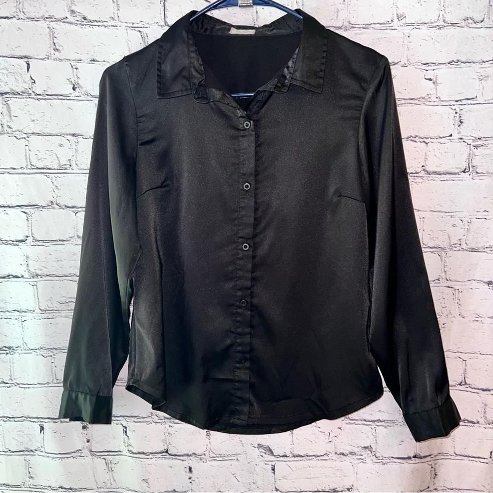 John Galt Women's Black Long Sleeve Button Down‎ Satin Top